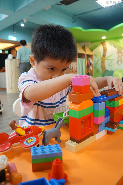 童遊森林館》台北市親子室內遊戲樂園~開闊空間進口木製玩具超吸睛，要提早預約喔! @紫色微笑 Ben&amp;Jean 饗樂生活