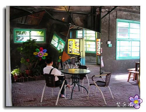 [旅遊。建築]宜蘭車站.向左走~遊客旅遊服務中心 @紫色微笑 Ben&amp;Jean 饗樂生活