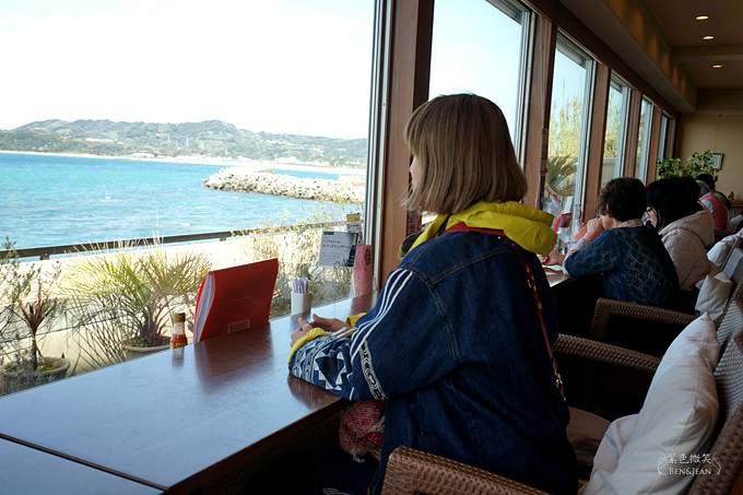 カフェ・ド・マンマ （Cafe de Manma)和歌山自駕遊▋面對無敵海景、享受美味可口又黑嚕嚕的紀州備長炭披薩 @紫色微笑 Ben&amp;Jean 饗樂生活