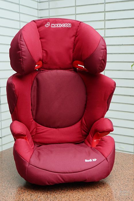 兒童汽車安全座椅MAXI-COSI RODI XP ▋可以隨身高調整的兒童成長型汽座，買的放心小孩睡著也安穩 @紫色微笑 Ben&amp;Jean 饗樂生活