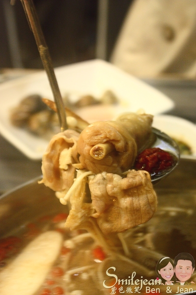 [台北餐廳]找麻坊港式鴛鴦鍋~湯鮮味美，不用沾醬就好吃(結束營業) @紫色微笑 Ben&amp;Jean 饗樂生活