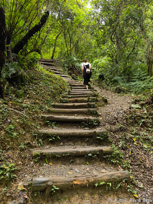 【免門票森林秘境】林美石磐步道｜網美級登山步道!漫步草湳湖與溪谷飛瀑木棧道瀑布最新路況與交通停車＋周邊美食全打包！ @紫色微笑 Ben Jean 饗樂生活