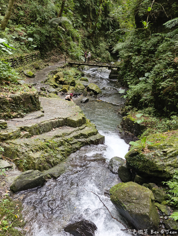 【免門票森林秘境】林美石磐步道｜網美級登山步道!漫步草湳湖與溪谷飛瀑木棧道瀑布最新路況與交通停車＋周邊美食全打包！ @紫色微笑 Ben Jean 饗樂生活