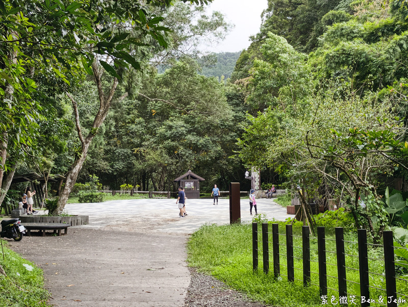【免門票森林秘境】林美石磐步道｜網美級登山步道!漫步草湳湖與溪谷飛瀑木棧道瀑布最新路況與交通停車＋周邊美食全打包！ @紫色微笑 Ben Jean 饗樂生活