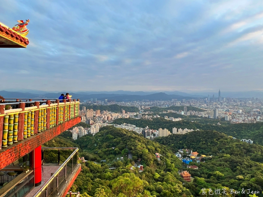 【台北內湖】碧山巖、白石湖吊橋半日遊！捷運直達後花園，無敵夜景、空中紫色巨龍、景觀咖啡廳全攻略 @紫色微笑 Ben Jean 饗樂生活