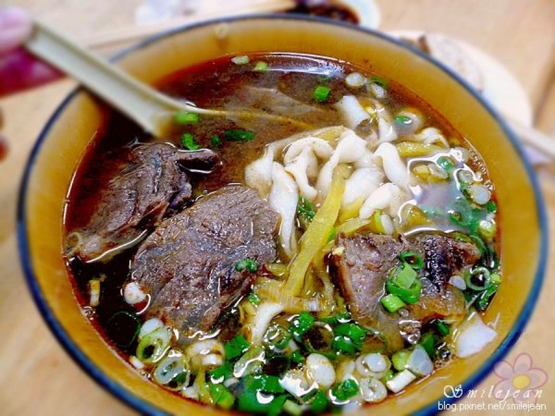 【老眷村川味牛肉麵】宜蘭市現點現做的刀削麵!採用四川原料，馬英九也吃過 @紫色微笑 Ben Jean 饗樂生活