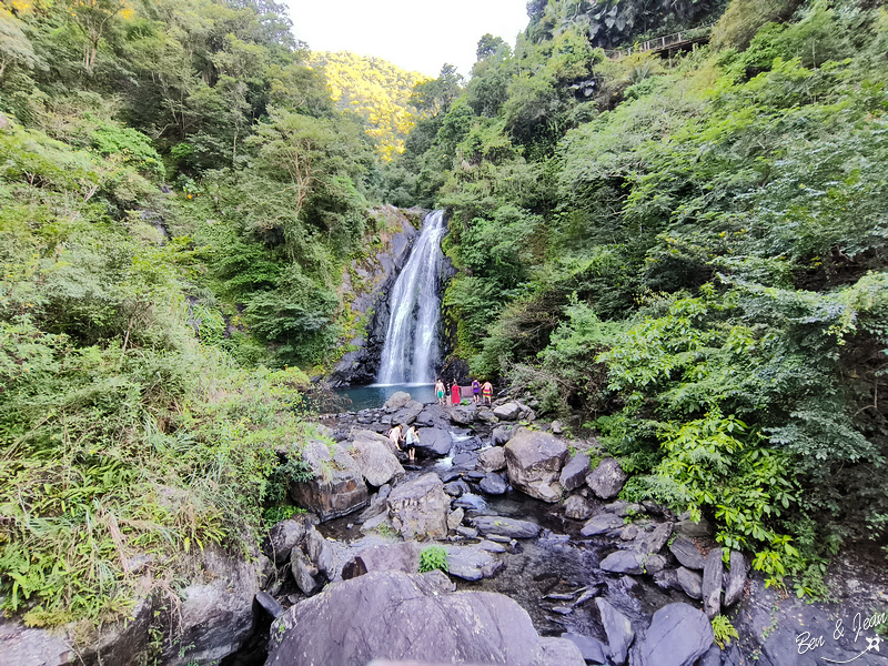 新寮瀑布步道》漫步輕鬆好走森林步道，探訪雙層沁涼瀑布 @紫色微笑 Ben&amp;Jean 饗樂生活