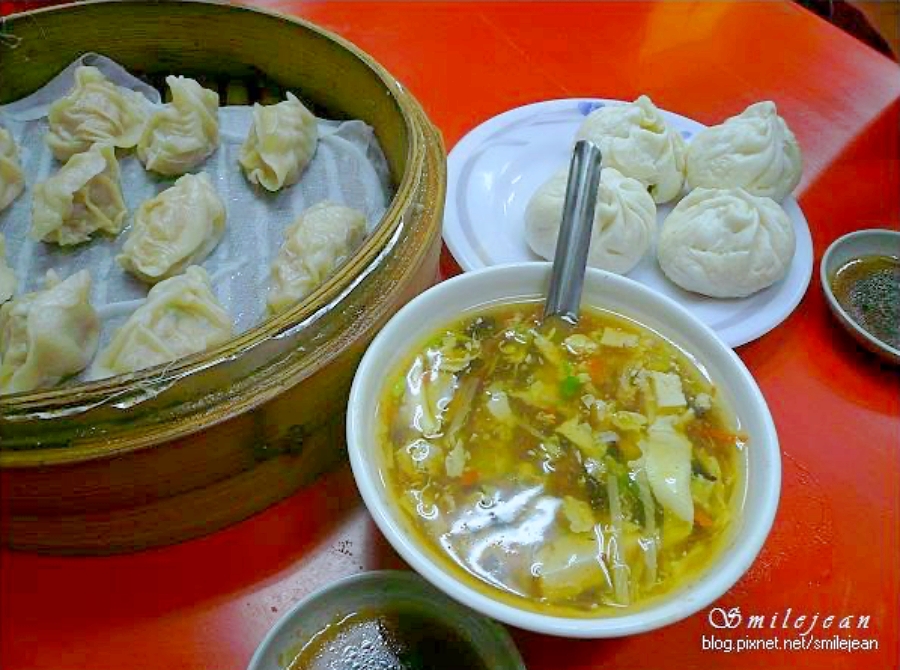 【花蓮美食】公正包子必吃攻略！小籠包、蒸餃、酸辣湯一次滿足 @紫色微笑 Ben Jean 饗樂生活