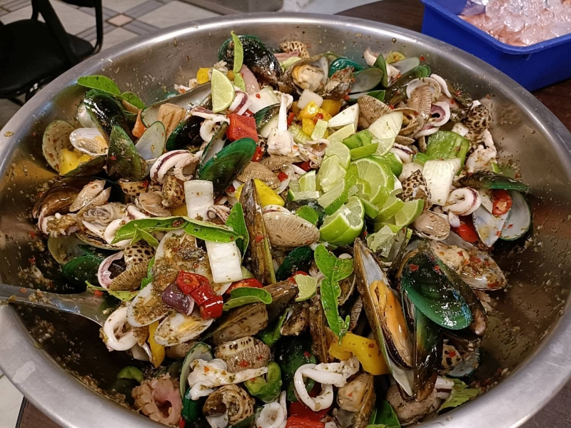 【花蓮美食】欣欣麵館：掛著麵店招牌的高CP值海鮮餐廳！必點鬼頭刀一夜干與龍蝦 @紫色微笑 Ben Jean 饗樂生活