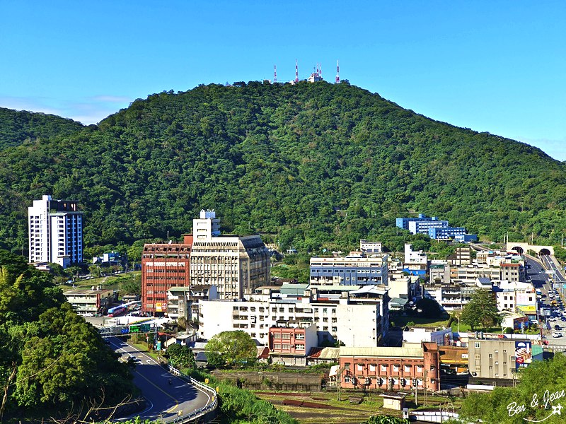 砲台山風景區》巨大老榕，鳥瞰三澳風景(蘇澳、北方澳、南方澳)、扇形火車庫 ，軍商漁港三合一的美景盡收眼底 @紫色微笑 Ben&amp;Jean 饗樂生活