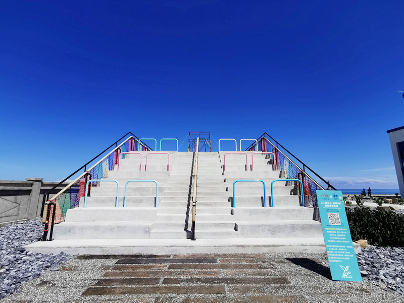 宜蘭景點》漢本海洋驛站 免費景點 海景第一排 望海IRIS女神鞦韆全家都可玩 藍天白雲好風光 湛藍大海超療癒 如何前往鞦韆開放時間分享 南澳週邊美食景點介紹 @紫色微笑 Ben&amp;Jean 饗樂生活