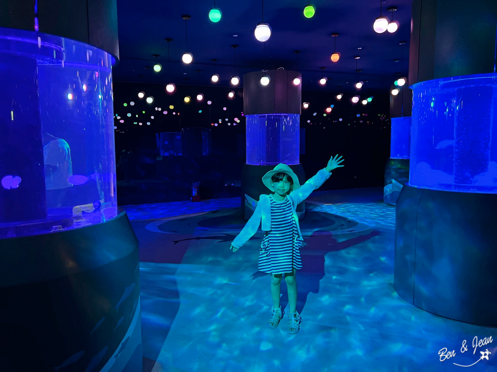 潮境智能海洋館 i OCEAN》五大展區，療癒水母悠游、7米高大洋缸、5G沉浸式互動玩VR (最新優惠、交通)基隆景點 @紫色微笑 Ben&amp;Jean 饗樂生活