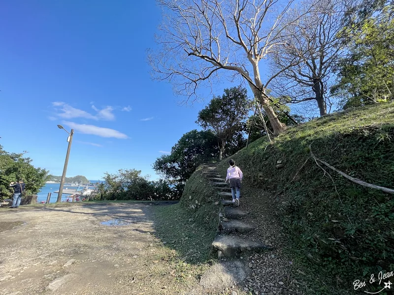 砲台山風景區》巨大老榕，鳥瞰三澳風景(蘇澳、北方澳、南方澳)、扇形火車庫 ，軍商漁港三合一的美景盡收眼底 @紫色微笑 Ben&amp;Jean 饗樂生活