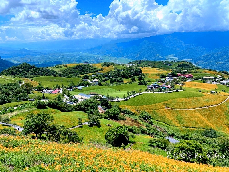 【六十石山金針花海】2025金針花必拍十大景點、最新花況！交通管制、美食住宿攻略 @紫色微笑 Ben Jean 饗樂生活