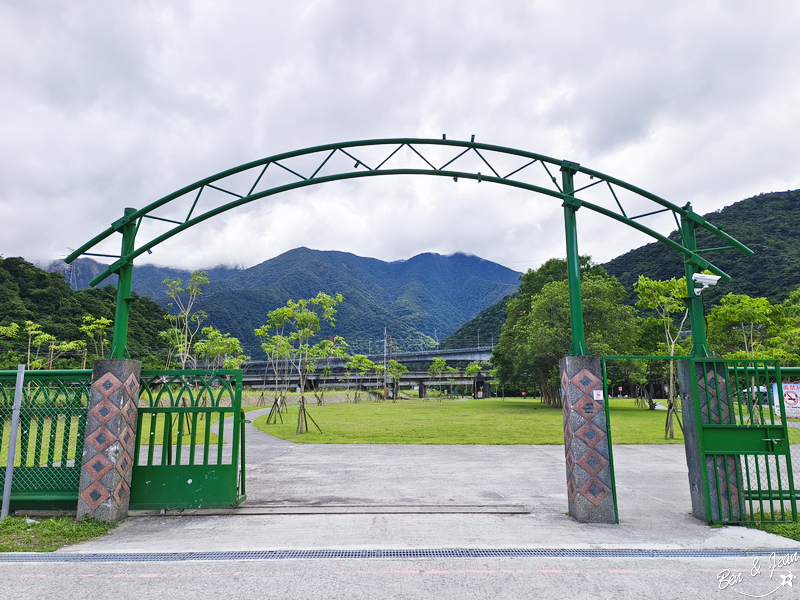 東岳湧泉》免門票熱門戲水景點，16度C的清涼野溪親子景點 @紫色微笑 Ben&amp;Jean 饗樂生活