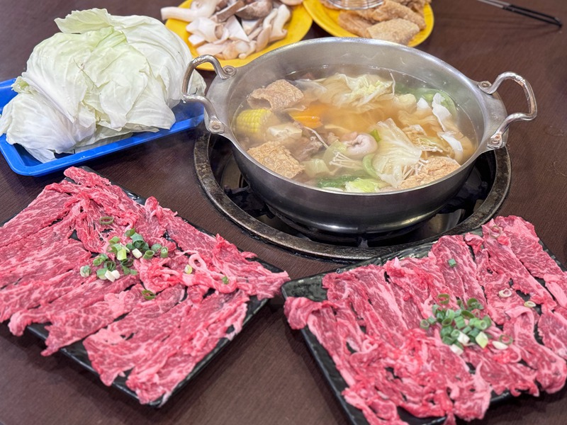 阿忠牛肉湯》招牌霜降牛肉火鍋超美味來店必嚐 ，媒體熱訪連在地人也愛 @紫色微笑 Ben&amp;Jean 饗樂生活