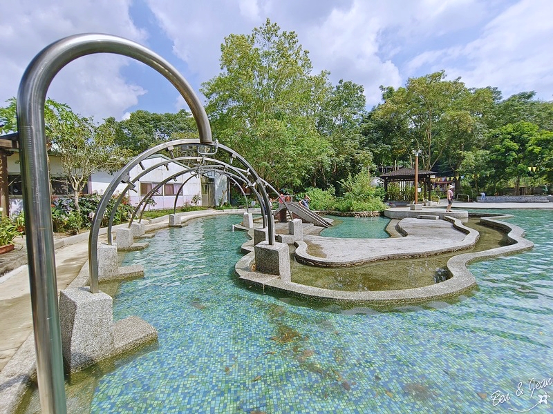 【桃米親水公園】埔里限定潑水節！山泉戲水池＋巨大泡泡球，清涼又好玩 @紫色微笑 Ben Jean 饗樂生活