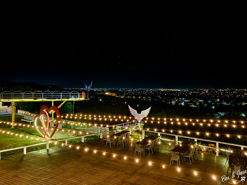 兔子迷宮枕夜粉美 》宜蘭咖啡景觀餐廳，浪漫天空步道夢幻夜景超好拍！ @紫色微笑 Ben&amp;Jean 饗樂生活