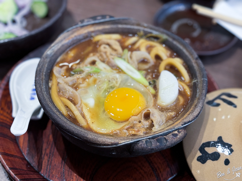 山本屋總本家味噌烏龍麵》近百年歷史的名古屋超人氣特色料理「味噌烏龍麵」，麵條超Q硬口感真特別 @紫色微笑 Ben&amp;Jean 饗樂生活