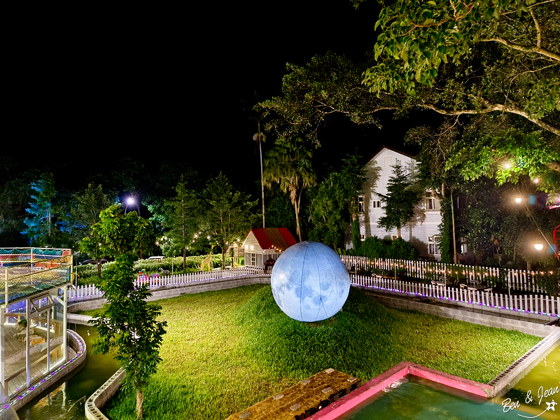 兔子迷宮枕夜粉美 》宜蘭咖啡景觀餐廳，浪漫天空步道夢幻夜景超好拍！ @紫色微笑 Ben&amp;Jean 饗樂生活