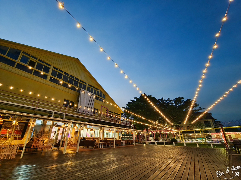 兔子迷宮枕夜粉美 》宜蘭咖啡景觀餐廳，浪漫天空步道夢幻夜景超好拍！ @紫色微笑 Ben&amp;Jean 饗樂生活