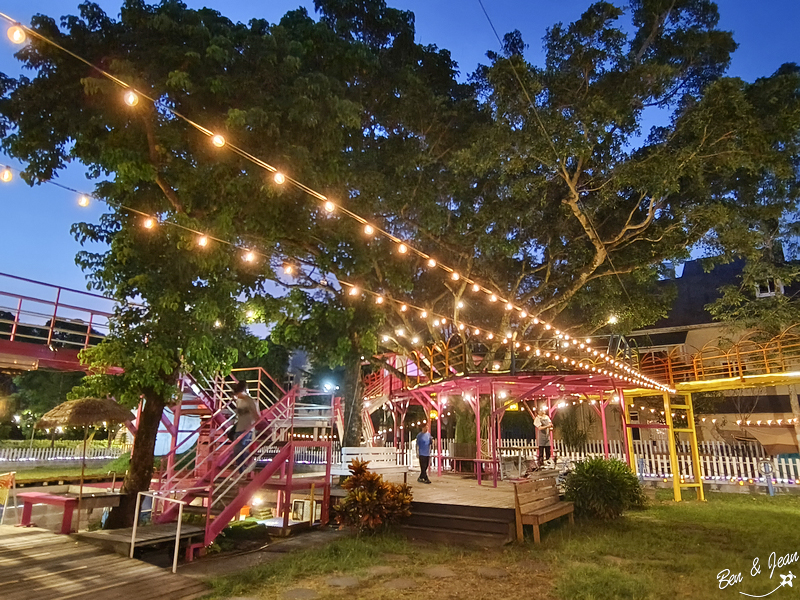 兔子迷宮枕夜粉美 》宜蘭咖啡景觀餐廳，浪漫天空步道夢幻夜景超好拍！ @紫色微笑 Ben&amp;Jean 饗樂生活