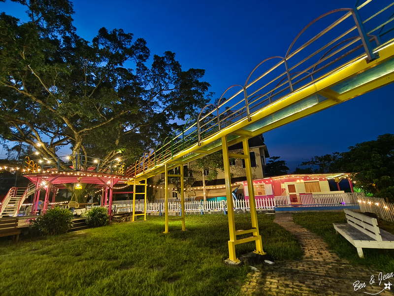 兔子迷宮枕夜粉美 》宜蘭咖啡景觀餐廳，浪漫天空步道夢幻夜景超好拍！ @紫色微笑 Ben&amp;Jean 饗樂生活