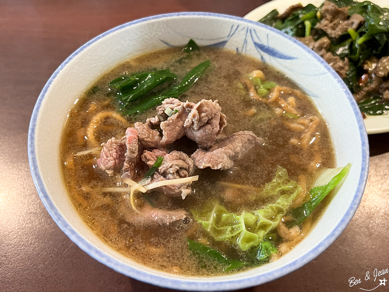 阿銘牛肉湯》蟬連三年「台南市清燙牛肉節」冠軍。提供全牛料理是愛好者的天堂 @紫色微笑 Ben&amp;Jean 饗樂生活