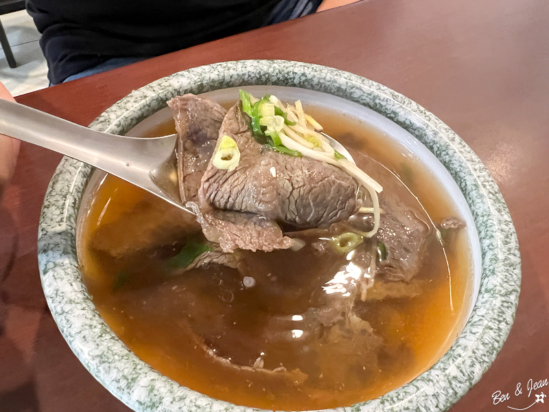 阿銘牛肉湯》蟬連三年「台南市清燙牛肉節」冠軍。提供全牛料理是愛好者的天堂 @紫色微笑 Ben&amp;Jean 饗樂生活