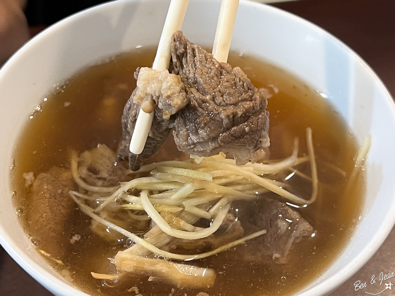 阿銘牛肉湯》蟬連三年「台南市清燙牛肉節」冠軍。提供全牛料理是愛好者的天堂 @紫色微笑 Ben&amp;Jean 饗樂生活