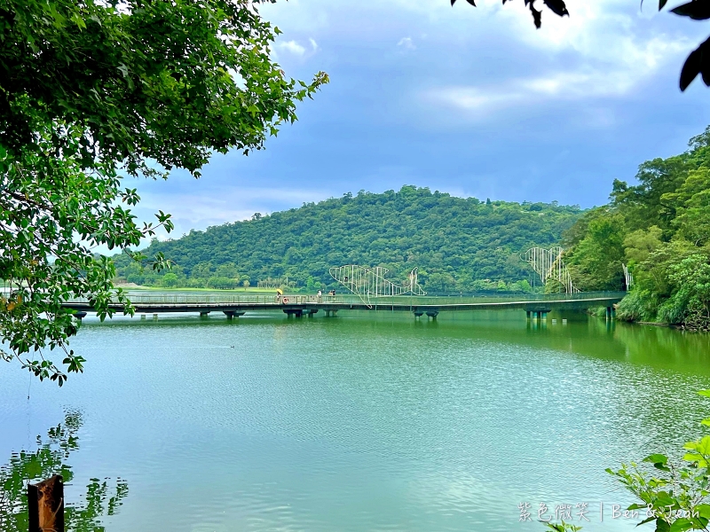 龍潭湖風景區》龍潭湖旁絕美環湖步道、大碗公溜滑梯、白色貨櫃屋 @紫色微笑 Ben&amp;Jean 饗樂生活