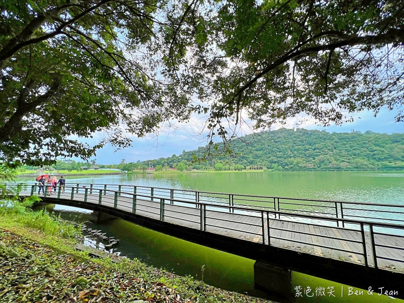 龍潭湖風景區》龍潭湖旁絕美環湖步道、大碗公溜滑梯、白色貨櫃屋 @紫色微笑 Ben&amp;Jean 饗樂生活