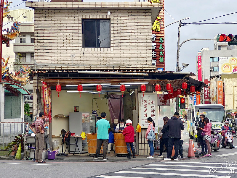 丁掌櫃衢州烤餅》必吃招牌梅乾菜烤餅，鹹香好吃，白砂糖烤餅、榨菜鮮肉餅口感酥脆，愈嚼愈好吃 @紫色微笑 Ben&amp;Jean 饗樂生活