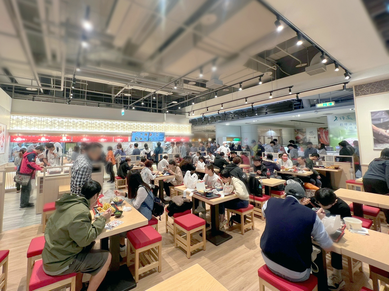 丸亀製麵宜蘭新月店》全球最大日式連鎖烏龍麵店，讚岐烏龍麵餐廳，炸物、關東煮、素食餐點 @紫色微笑 Ben&amp;Jean 饗樂生活