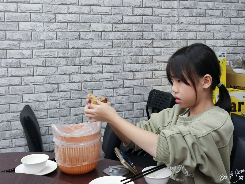 【蝦之城活蝦餐廳】12款風味泰國活蝦料理，吮指回味樂無窮，搭配清涼飲品超涮嘴｜西門町捷運站美食 @紫色微笑 Ben&amp;Jean 饗樂生活