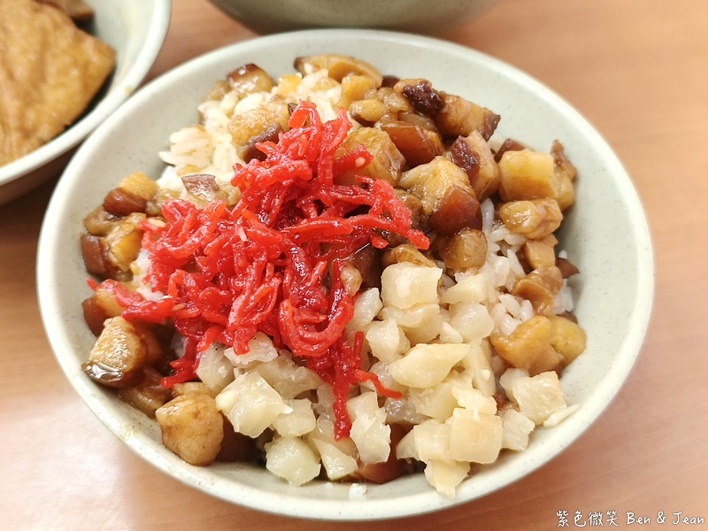 【昌吉街豬血湯】口感細嫩、天然紅豆腐，台北必嚐的老字號小吃｜近捷運民權西路站或大橋頭站 @紫色微笑 Ben Jean 饗樂生活