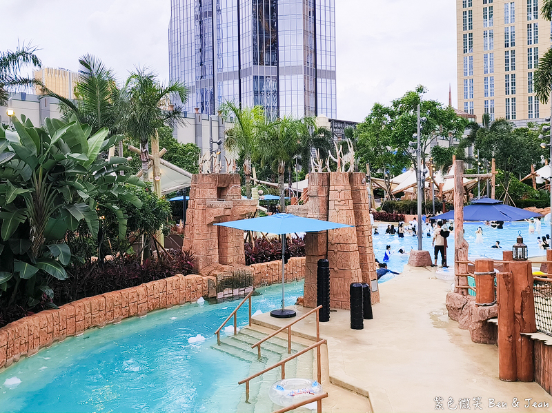 【2025新濠影滙水上樂園攻略】15個必玩設施推薦、購票優惠、交通整理|澳門最大室內外水樂園! @紫色微笑 Ben Jean 饗樂生活 【2025新濠影滙水上樂園攻略】15個必玩設施推薦、購票優惠、交通整理|澳門最大室內外水樂園! @紫色微笑 Ben Jean 饗樂生活