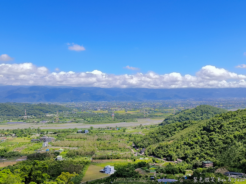 【香格里拉休閒農場】古早童玩有趣又好玩，檜木裝修自然香氛，夏日銀絨牡丹季正熱門 @紫色微笑 Ben Jean 饗樂生活