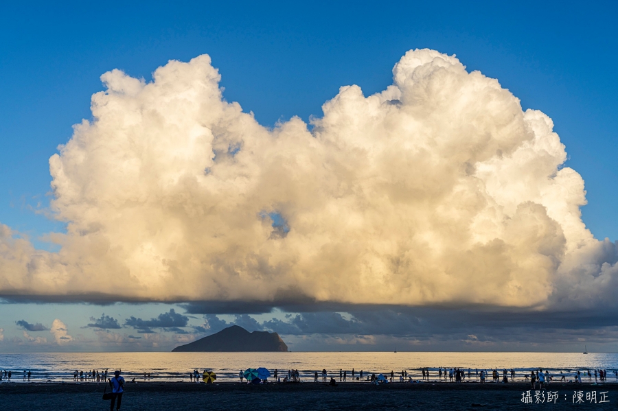 【外澳沙灘】免費親子玩水沙灘！外澳遊客中心九號咖啡館賞龜山島，看飛行傘衝浪牽罟，還有沖水區超讚 @紫色微笑 Ben Jean 饗樂生活