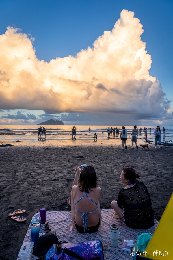 【外澳沙灘】免費親子玩水沙灘！外澳遊客中心九號咖啡館賞龜山島，看飛行傘衝浪牽罟，還有沖水區超讚 @紫色微笑 Ben Jean 饗樂生活