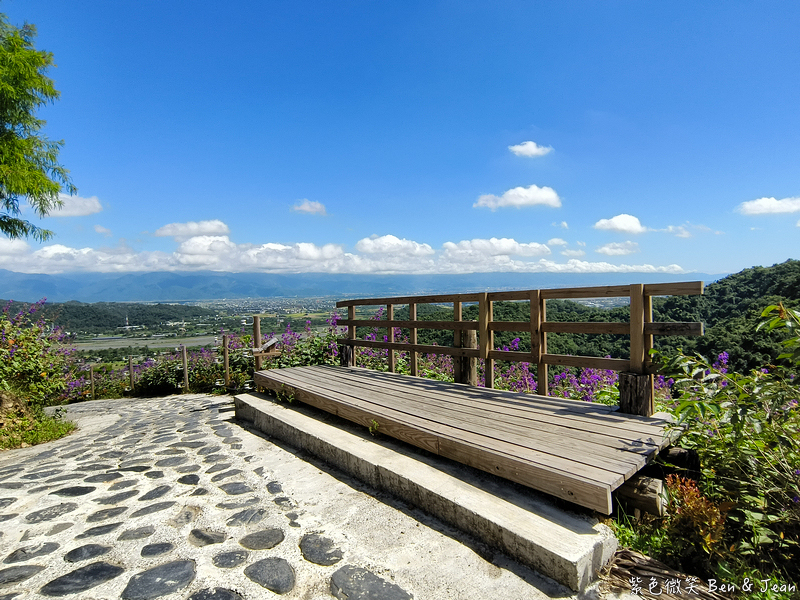 【香格里拉休閒農場】古早童玩有趣又好玩，檜木裝修自然香氛，夏日銀絨牡丹季正熱門 @紫色微笑 Ben Jean 饗樂生活