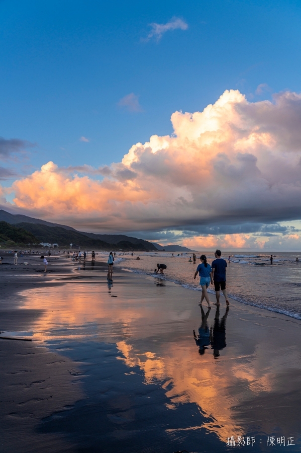 【外澳沙灘】免費親子玩水沙灘！外澳遊客中心九號咖啡館賞龜山島，看飛行傘衝浪牽罟，還有沖水區超讚 @紫色微笑 Ben Jean 饗樂生活