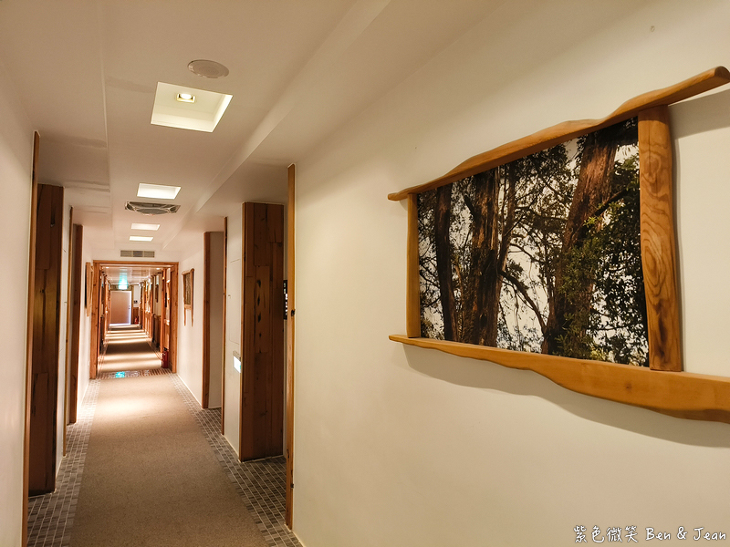 【香格里拉休閒農場】古早童玩有趣又好玩，檜木裝修自然香氛，夏日銀絨牡丹季正熱門 @紫色微笑 Ben Jean 饗樂生活