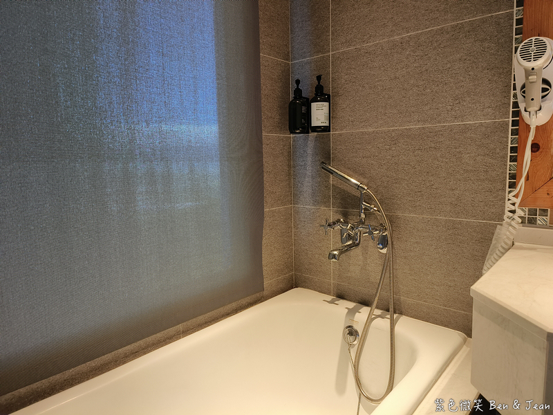 【香格里拉休閒農場】古早童玩有趣又好玩，檜木裝修自然香氛，夏日銀絨牡丹季正熱門 @紫色微笑 Ben Jean 饗樂生活