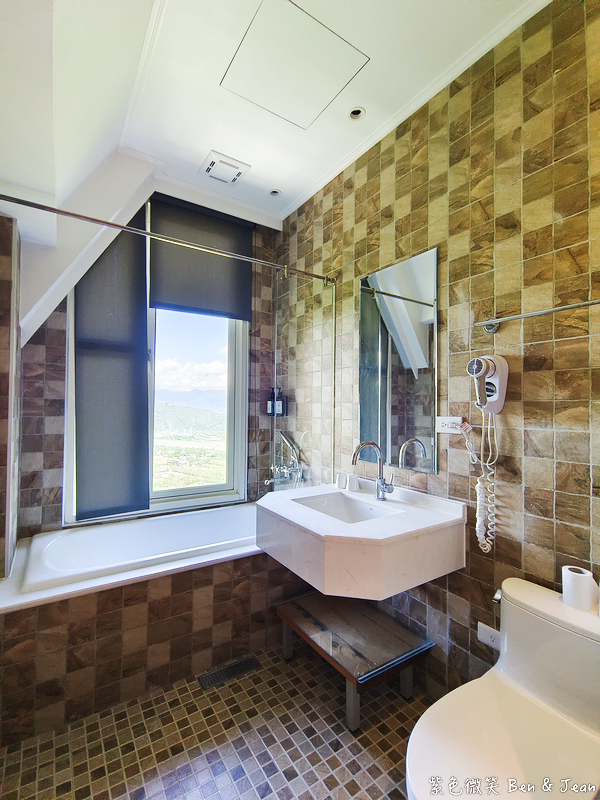 【香格里拉休閒農場】古早童玩有趣又好玩，檜木裝修自然香氛，夏日銀絨牡丹季正熱門 @紫色微笑 Ben Jean 饗樂生活