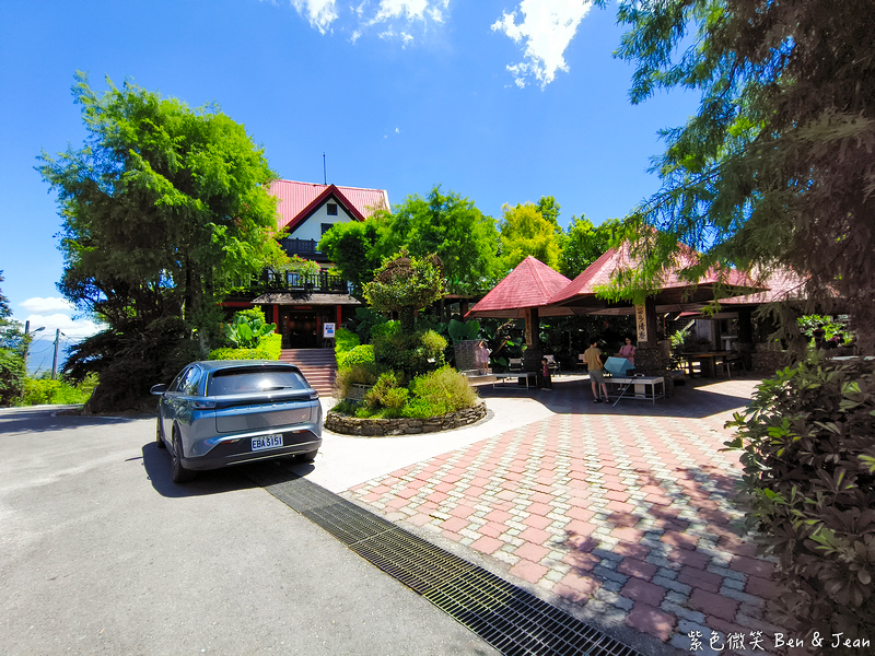 【香格里拉休閒農場】古早童玩有趣又好玩，檜木裝修自然香氛，夏日銀絨牡丹季正熱門 @紫色微笑 Ben Jean 饗樂生活