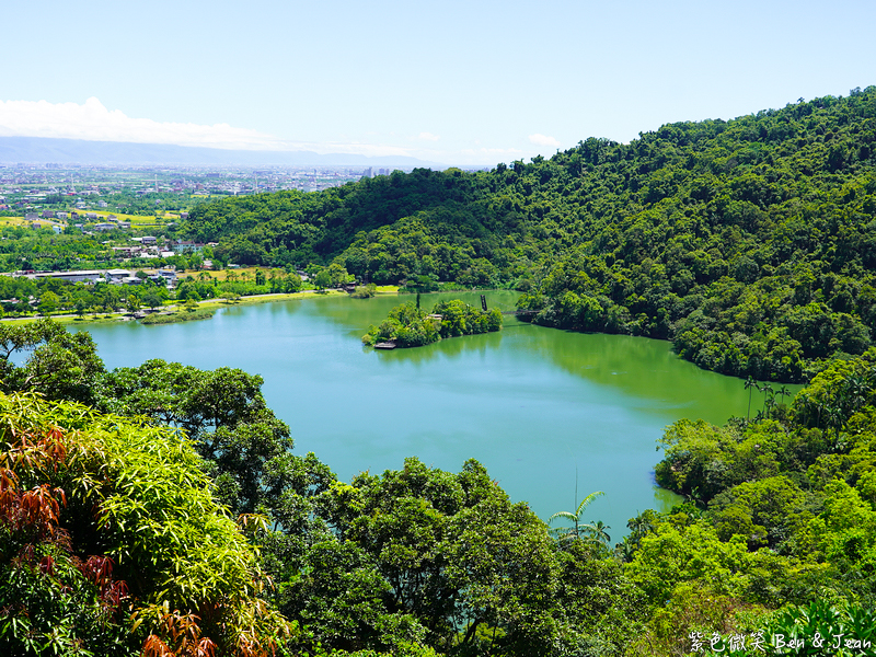 【香格里拉休閒農場】古早童玩有趣又好玩，檜木裝修自然香氛，夏日銀絨牡丹季正熱門 @紫色微笑 Ben Jean 饗樂生活