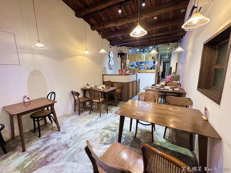 【吾春牛肉麵】宜蘭羅東文青牛肉麵專賣店，必吃紅燒、清燉牛肉麵，還有雞佛牛肉麵 (含菜單) @紫色微笑 Ben Jean 饗樂生活