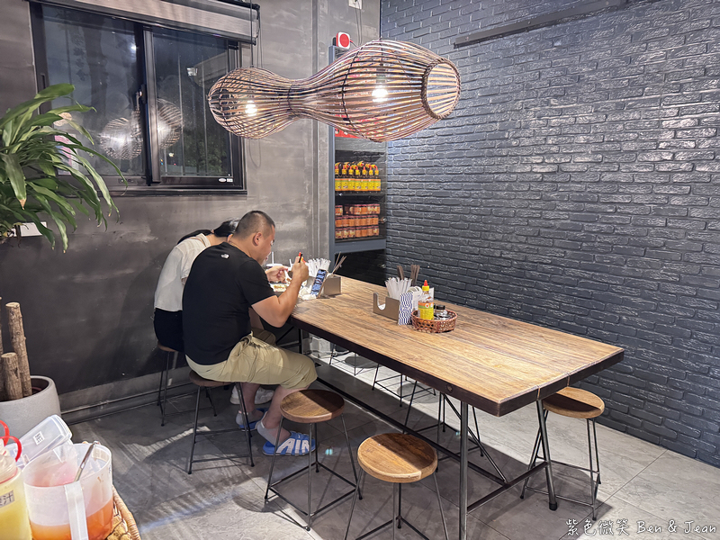 【Phở Wild越式生牛肉河粉】羅東必吃越南牛肉河粉＋酥脆越式法國麵包，一口嚐盡越南風味 @紫色微笑 Ben Jean 饗樂生活