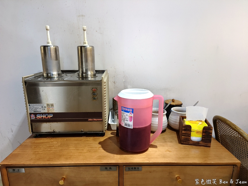 【吾春牛肉麵】宜蘭羅東文青牛肉麵專賣店，必吃紅燒、清燉牛肉麵，還有雞佛牛肉麵 (含菜單) @紫色微笑 Ben Jean 饗樂生活